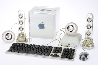 Lot 770 - A Collection of Apple Mac Hardware