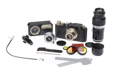 Lot 29 - A Leica II Black Paint Rangefinder Camera Outfit
