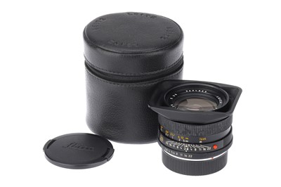 Lot 76 - A Leitz Elmarit-R f/2.8 28mm Lens