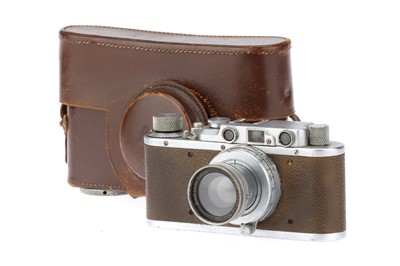 Lot 24 - A Leitz Wetzlar Leica II 35mm Rangefinder Camera