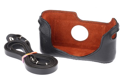 Lot 89 - An Artisan & Artist Half Leather Camera Case