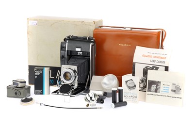 Lot 790 - A Polaroid 120 Pathfinder Instant Camera Outfit