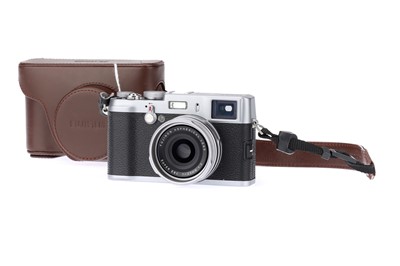 Lot 501 - A Fujifilm Finepix X100 APS-C Compact Digital Camera