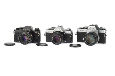 Lot 92 - A Selection of Three SLR 35mm Cameras