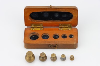Lot 104 - 6 Small Sets of Weights