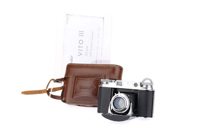 Lot 124 - A Voigtlander Vito III Folding Rangefinder 35mm Film Camera