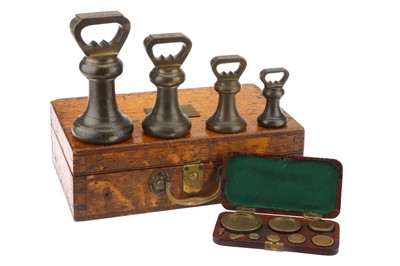 Lot 101 - An Inspectors Portable Avoirdupois Bell  Weight Set