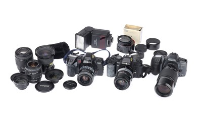 Lot 164 - A Group of Minolta AF SLR 35mm Cameras and Lenses