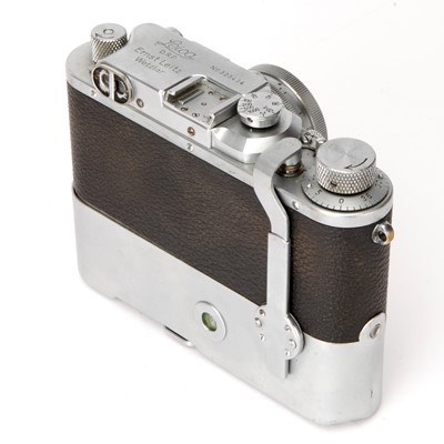 Lot 10 - A Leica IIIb Rangefinder Camera