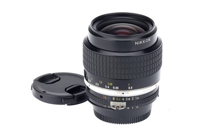 Lot 76 - A Nikon AIs f/1.4 35mm Lens