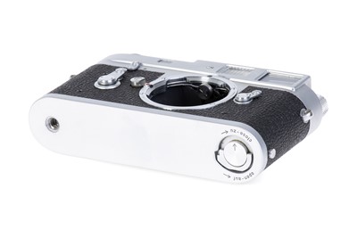 Lot 17 - A Leica M2 Rangefinder Camera Body