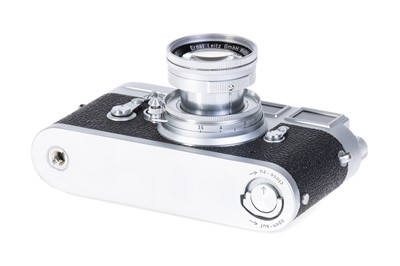 Lot 19 - A Leica M3 Rangefinder Camera Outfit