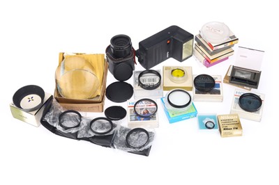 Lot 521 - A Mixed Selection of Camera Accessories
