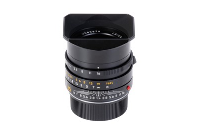 Lot 33 - A Leitz Summilux-M ASPH. f/1.4 35mm Lens