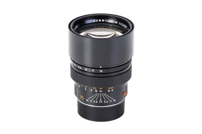 Lot 23 - A Leitz Summilux-M f/1.4 75mm Lens