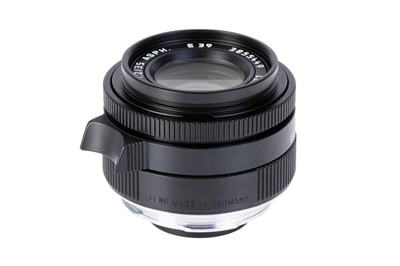 Lot 37 - A Leitz Summicron-M ASPH. f/2 35mm Lens