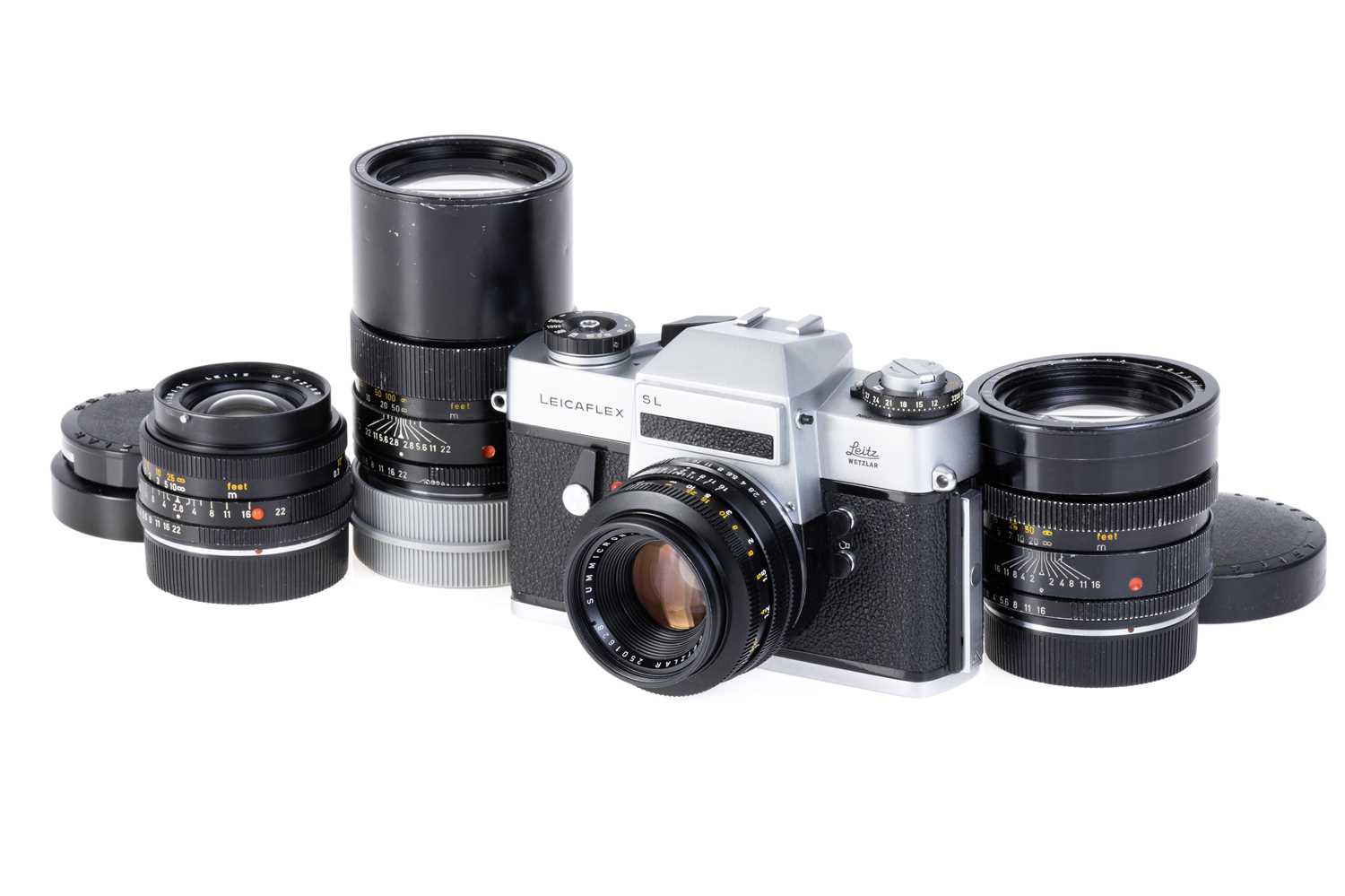 Lot 48 - A Leica Leicaflex SL SLR Camera Outfit