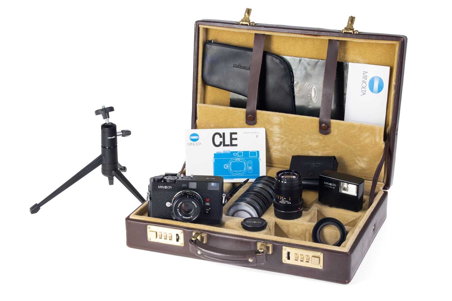 Lot 22 - A Minolta CLE Rangefinder Camera Outfit