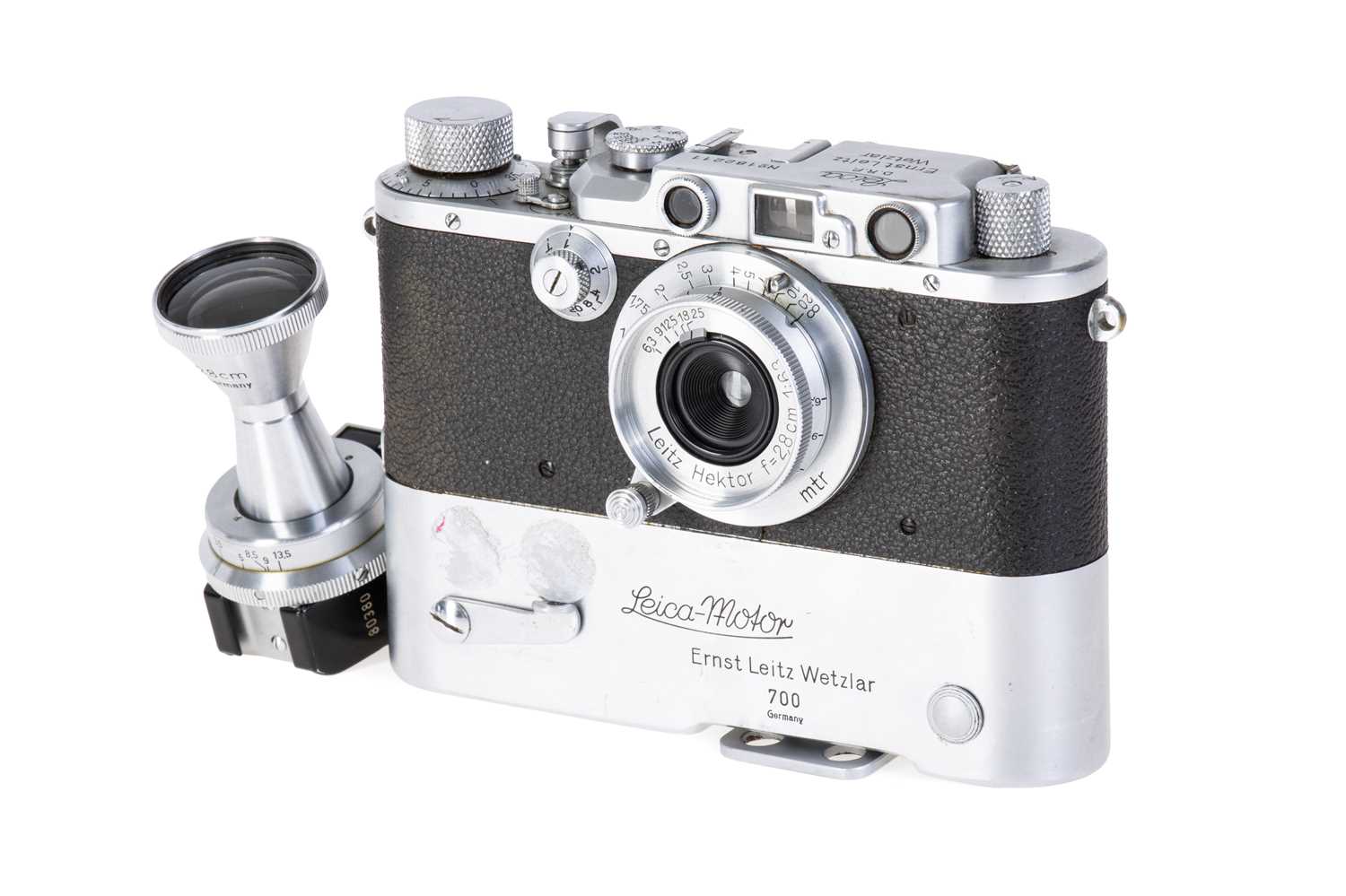 Lot 4 - A Leica IIIa Rangefinder Camera