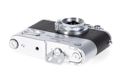 Lot 4 - A Leica IIIa Rangefinder Camera