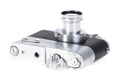Lot 7 - A Leica IIIa Rangefinder Camera