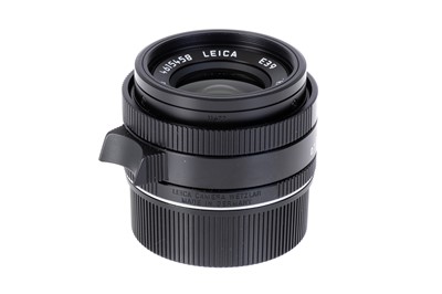 Lot 29 - A Leitz Elmarit-M ASPH. f/2.8 28mm Lens