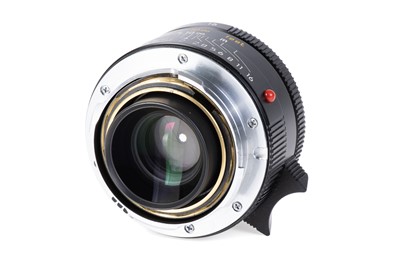Lot 38 - A Leitz Summicron-M ASPH. f/2 35mm Lens