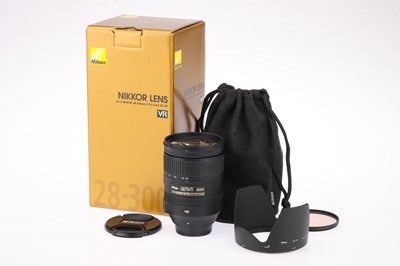Lot 127 - A Nikon AF-S Nikkor SWM ED VR G f/3.5-5.6 28-300mm Lens