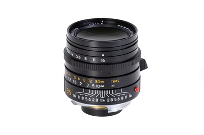 Lot 32 - A Leitz Summilux-M  ASPH. f/1.4 35mm Lens