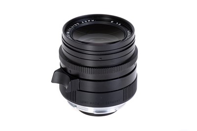 Lot 32 - A Leitz Summilux-M  ASPH. f/1.4 35mm Lens