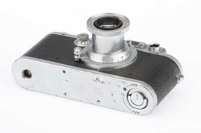 Lot 7 - A Leitz Wetzlar Leica IIIa 35mm Rangefinder Camera