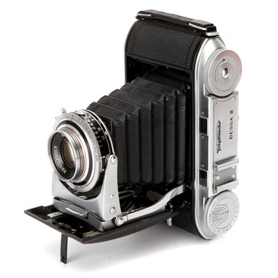 Lot 112 - A Voigtlander Bessa II Rangefinder Camera