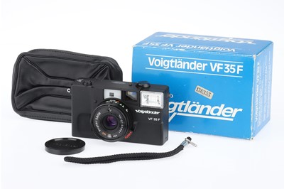 Lot 151 - A Voigtlander VF35 F 35mm Compact Rangefinder Camera