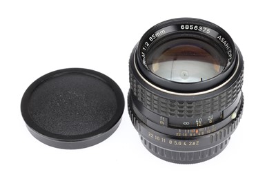 Lot 200 - An Asahi Pentax-M f/2 85mm Lens