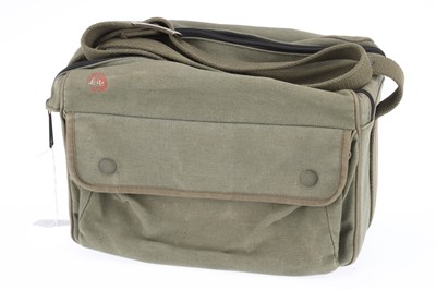 Lot 18 - A Leitz Green Camera Bag