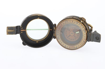 Lot 711 - A WWI British Military Compass