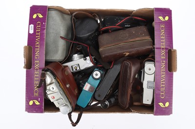 Lot 326 - A Selection of Various Cameras