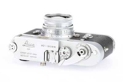 Lot 3 - A Leica M2 Rangefinder Camera