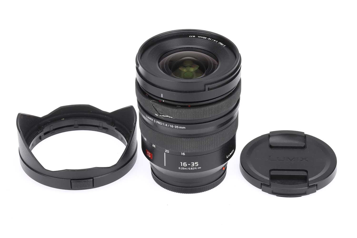 Lot 45 - A Panasonic Lumix S Pro f/4 16-35mm Lens