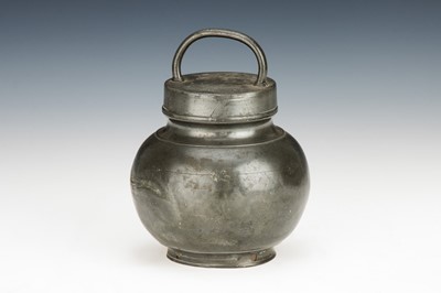 Lot 58 - Dutch Bolbous Pewter Leach Jar