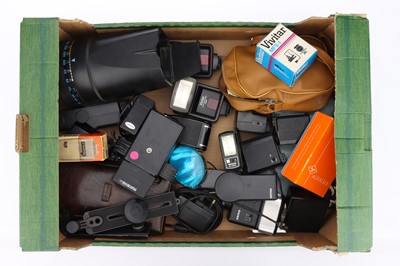 Lot 649 - A Mixed Selection of Camera Flash Guns