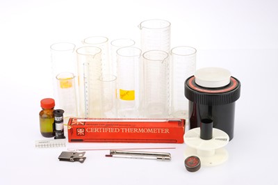 Lot 669 - A Selection of Darkroom Plastic & Glasswear