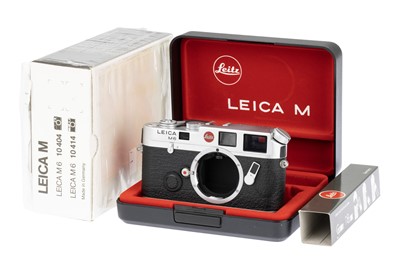 Lot 39 - A Leica M6 Rangefinder Camera