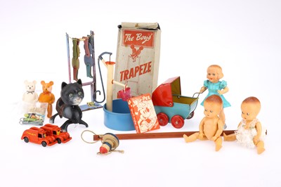 Lot 719 - A Selection of Vintage Toys & Games