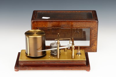 Lot 170 - A Table Barograph