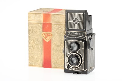 Lot 95 - A Rollei Rolleicord I Art Deco Medium Format TLR Camera
