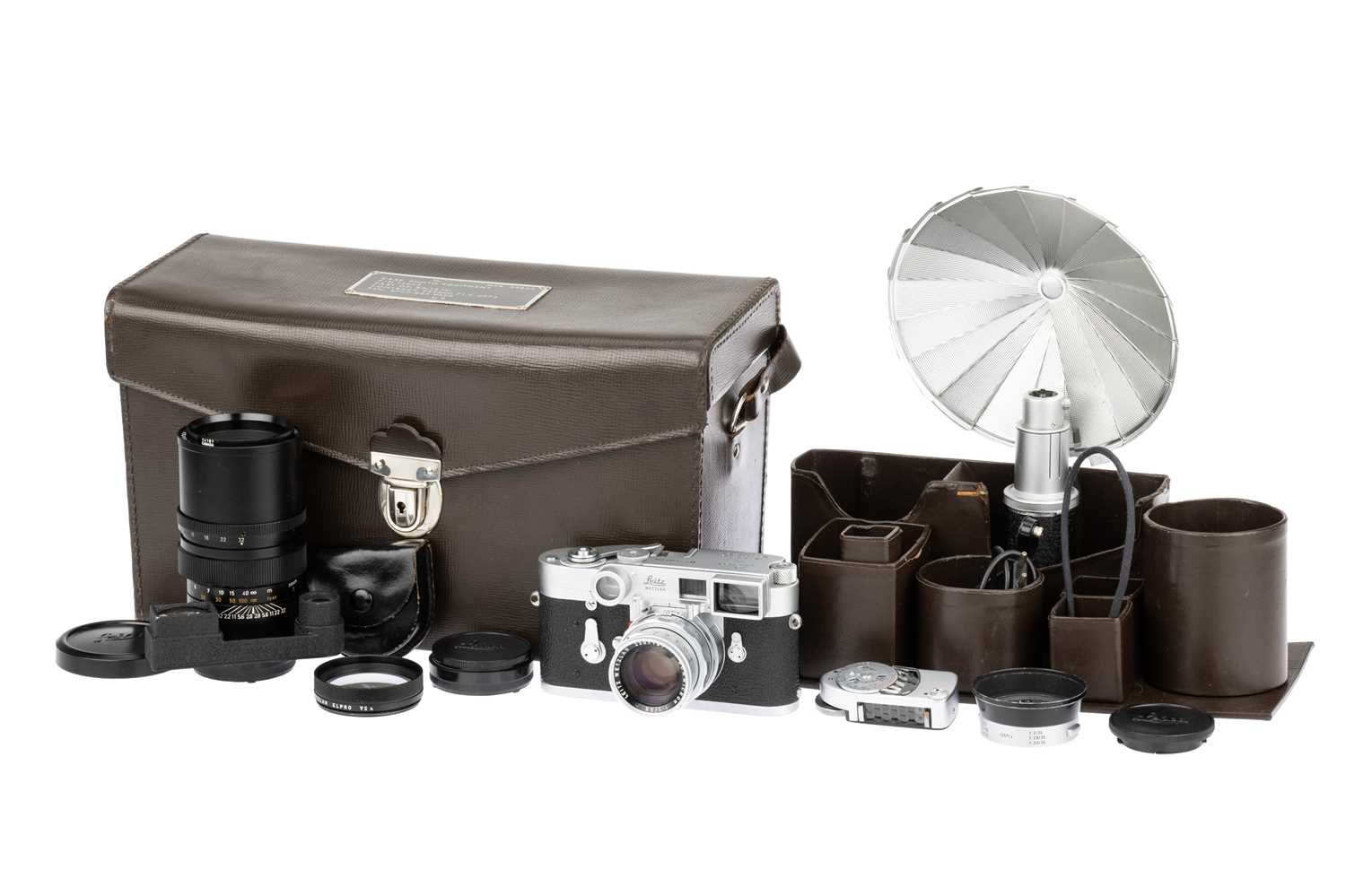 Lot 33 - A Leica M2 KS-15 (4) Rangefinder Camera Outfit