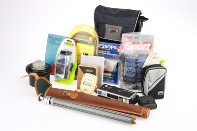Lot 401 - A Mixed Selection of Photographic Sundries