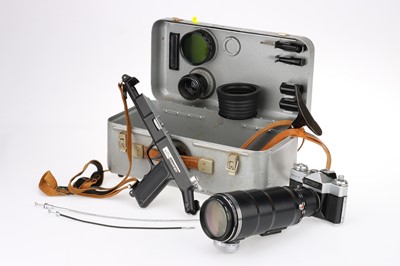 Lot 46 - A Zenit Photosnip Outfit