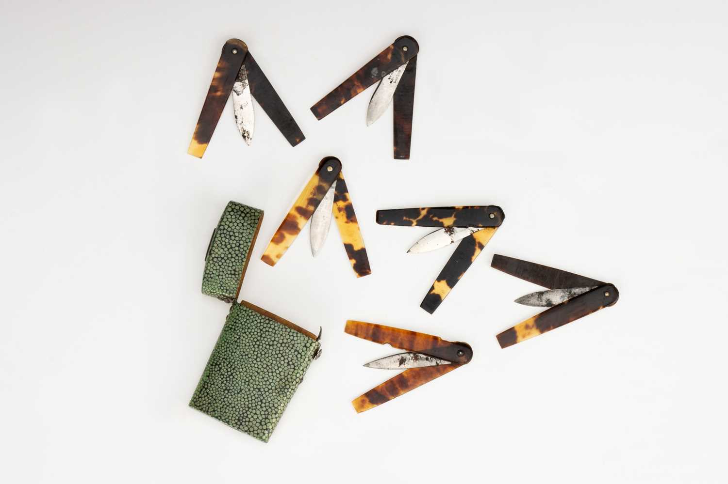 Lot 74 - A Fine Shagreen Cased Set of Fleams